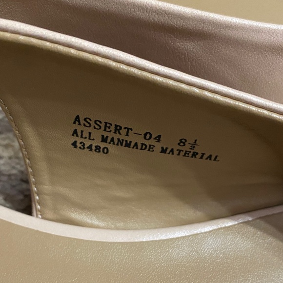 BAMBOO Women's Black and Cream Pointed Toe Size 8.5 Flats NWOT - Picture 8 of 10